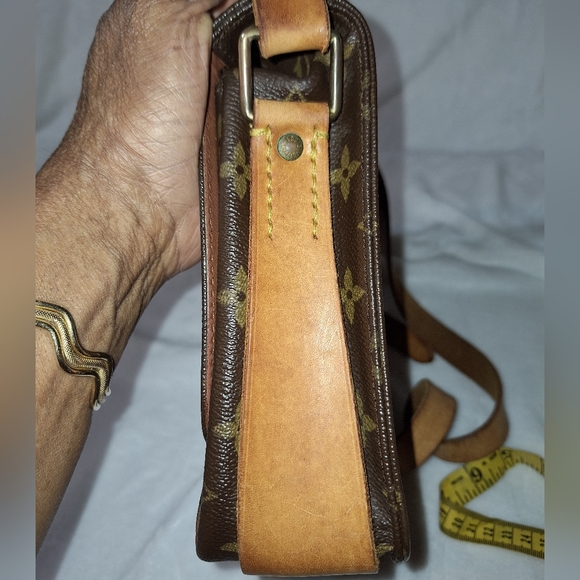 Louis Vuitton Cartouchiere MM - Picture 3 of 11